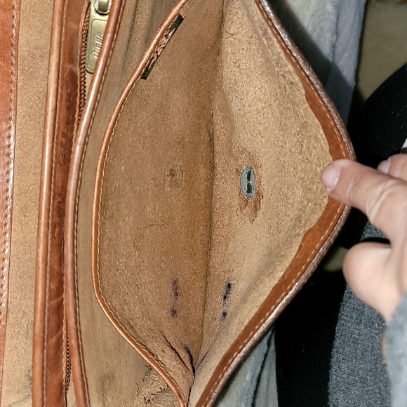 Vintage Pielle crossbody w/ Horse motif stamped on front - Picture 7 of 16